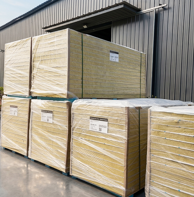 Rock wool sandwich panels ready for shipment - Demonstrating efficient logistics and rapid delivery